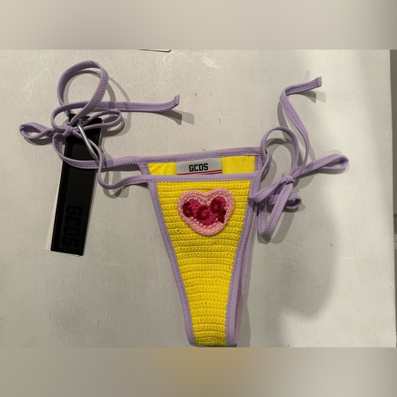 NWT ~ GCDS Multicolor Crochet Daisy Bikini - Picture 4 of 9